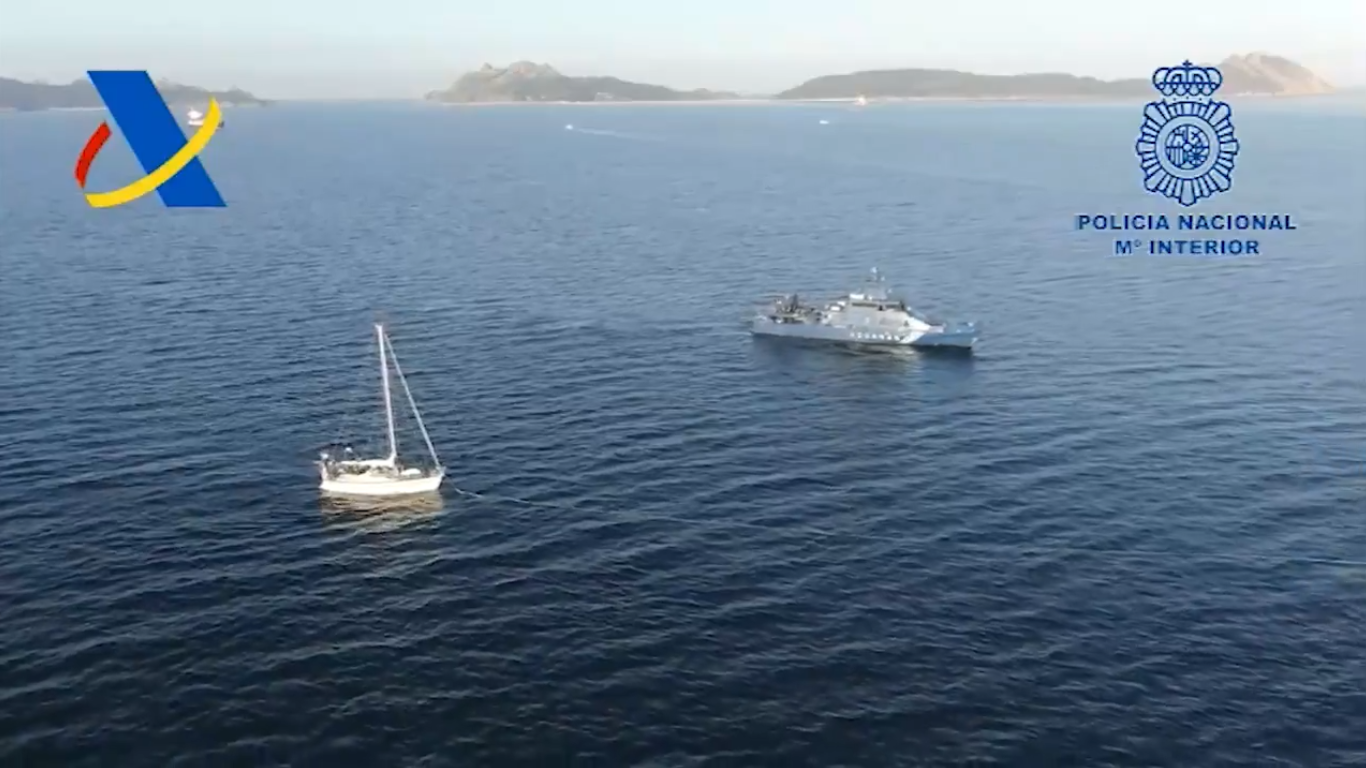 Interceptado al norte de las Azores un velero que transportaba 2.500 kilos de cocaína con destino a España