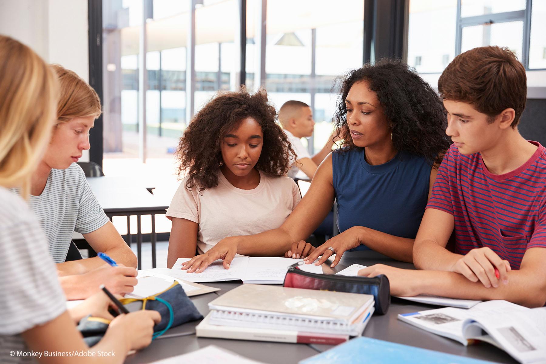 Lucha contra el racismo: no more segregation escolar ni xenofobia en los medios |  Sugerencias