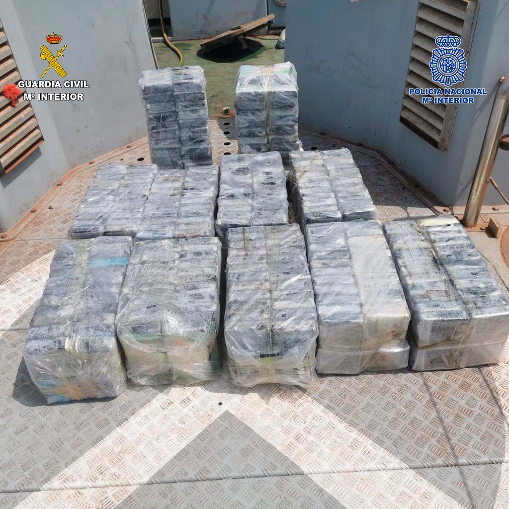 Incautados 270 kilogramos de clorhidrato de cocaína a un barco a 80 millas de Guinea Conakry